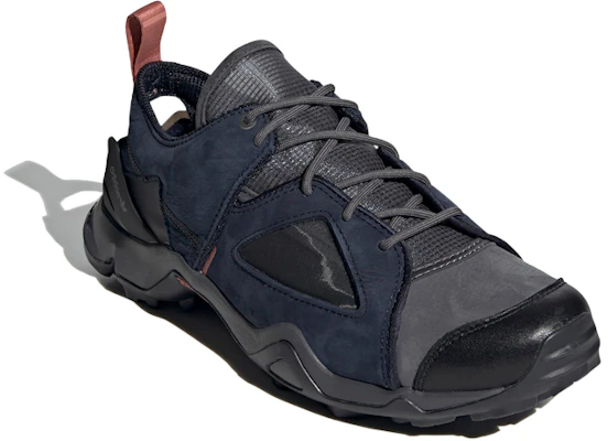 OAMC x 阿迪达斯 Type 04 '传奇墨色' FV7122 Lookbook OAMC x 阿迪达斯 Type 04 '传奇墨色' FV7122