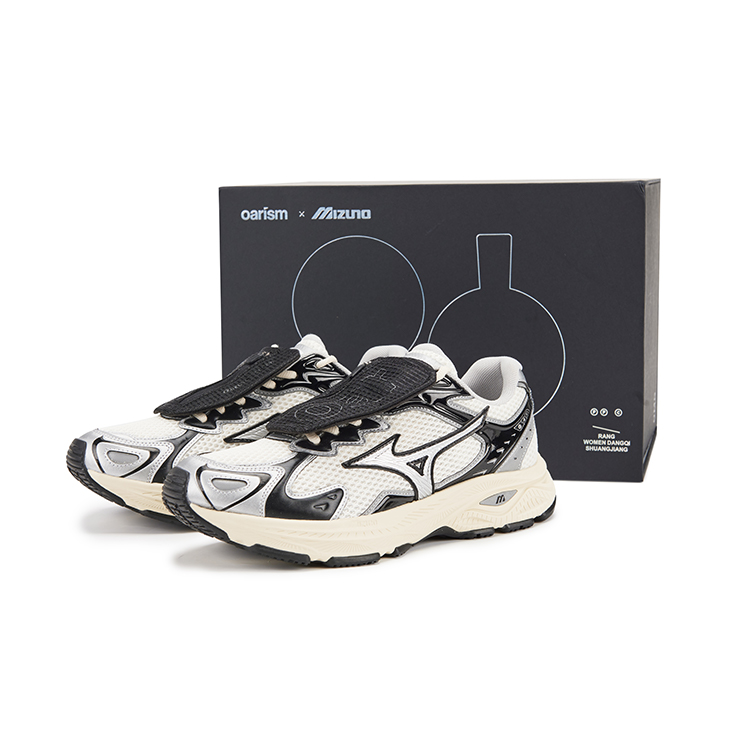 Oarism x Mizuno Racer S Collab Running Shoes Beige/Black/Silver Limited Edition. D1GH243701