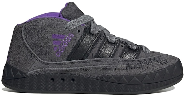 of Paris x adidas Adimatic Mid 'Utility Black' dalam warna Hitam Serbaguna. IE8359 Buy of Paris x adidas Adimatic Mid 'Utility Black' dalam warna Hitam Serbaguna. IE8359