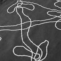 黑白抽象箭頭刺繡T恤 Lookbook 黑白抽象箭頭刺繡T恤