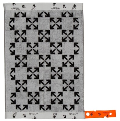 Set de Toallas Off-White Arrow Blanco/Negro Lookbook Set de Toallas Off-White Arrow Blanco/Negro