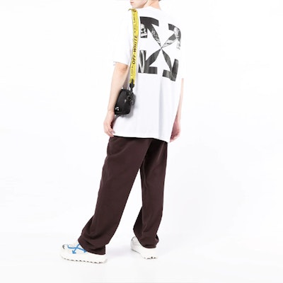 Kaos OFF-WHITE Arrow Print Crewneck Lengan Pendek Putih Fashion Tee. OMAA038C99JER0050110 Shop Kaos OFF-WHITE Arrow Print Crewneck Lengan Pendek Putih Fashion Tee. OMAA038C99JER0050110