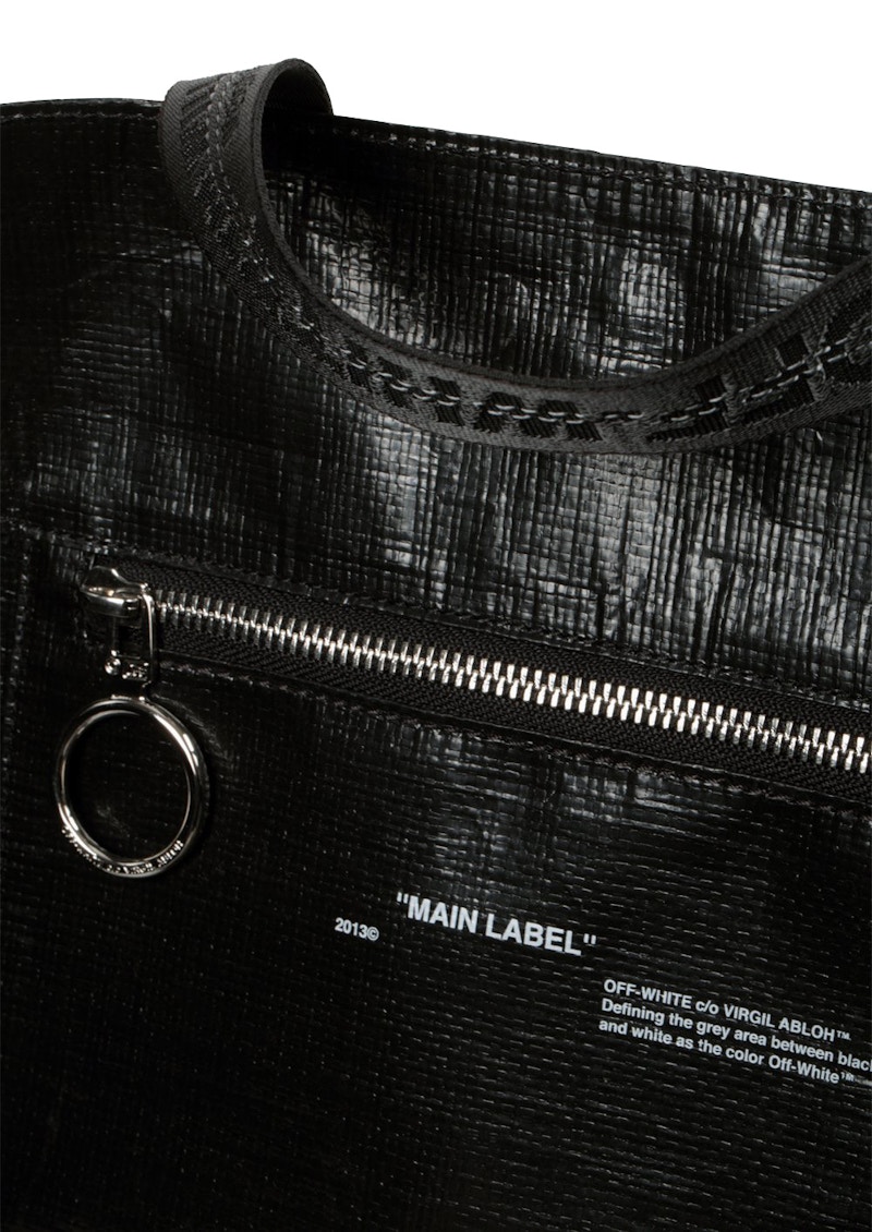 Lookbook Tas Totebag OFF-WHITE Arrows Hitam Putih