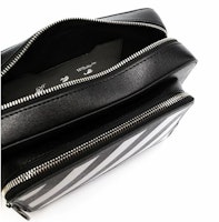 OFF-WHITE ベルトバッグ (ブラック)
Lookbook OFF-WHITE ベルトバッグ (ブラック)