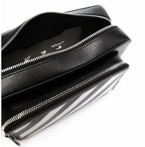 OFF-WHITE 黑色腰包 Lookbook OFF-WHITE 黑色腰包