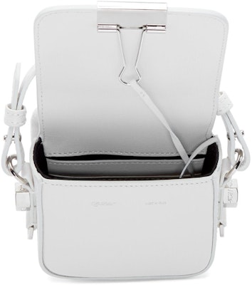 OFF-WHITE 斜紋小型白黑色活頁夾包 Lookbook OFF-WHITE 斜紋小型白黑色活頁夾包