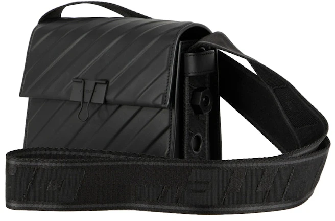 off-white-clipper-bag-black