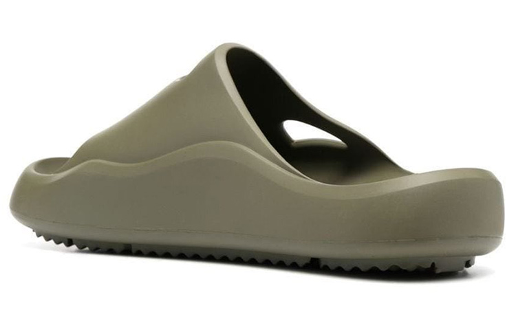 Shop Off-White 镂空绿色洞洞鞋 OMIC014S23MAT0015656