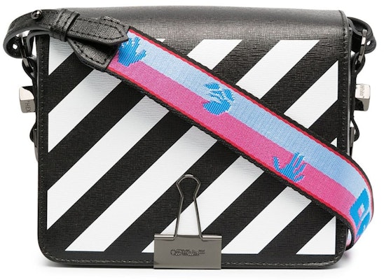 오프화이트 다이애그 플랩 백 블랙/화이트 (SS21)
Buy 오프화이트 다이애그 플랩 백 블랙/화이트 (SS21)