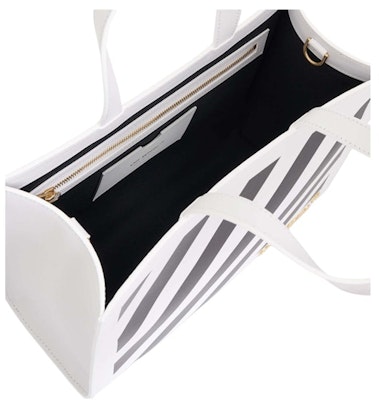 오프 화이트 대각선 하이브리드 쇼퍼 레터링 토트백 (화이트/블랙)
Shop 오프 화이트 대각선 하이브리드 쇼퍼 레터링 토트백 (화이트/블랙)