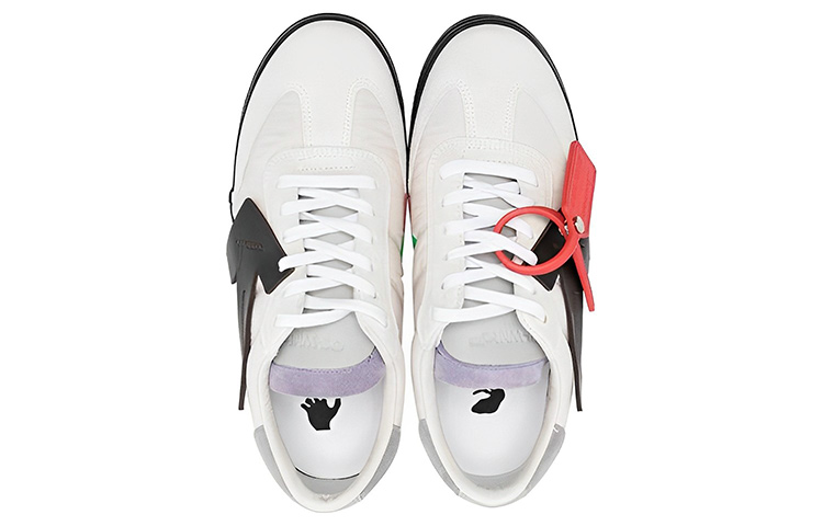 Shop Off-White浮箭低帮硫化皮革'白黑'鞋 OMIA232S23LEA0010110