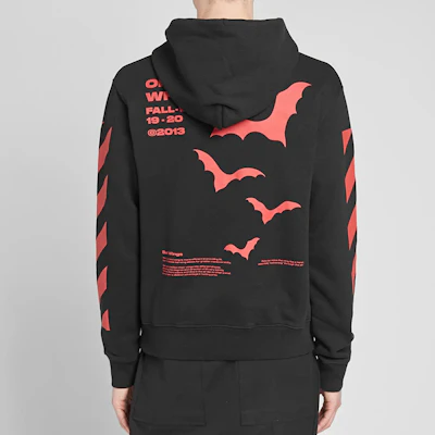 OFF-WHITE FW19 蝙蝠印花黑色男女同款套头衫 OMBB034E19D250071020 Shop OFF-WHITE FW19 蝙蝠印花黑色男女同款套头衫 OMBB034E19D250071020