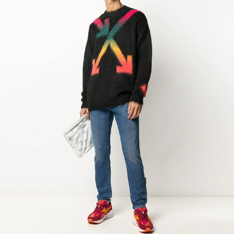 Shop OFF-WHITE FW20 Lelaki Sweater Hitam Rainbow Gradient Arrow Crewneck. OMHA036E20KNI0021087