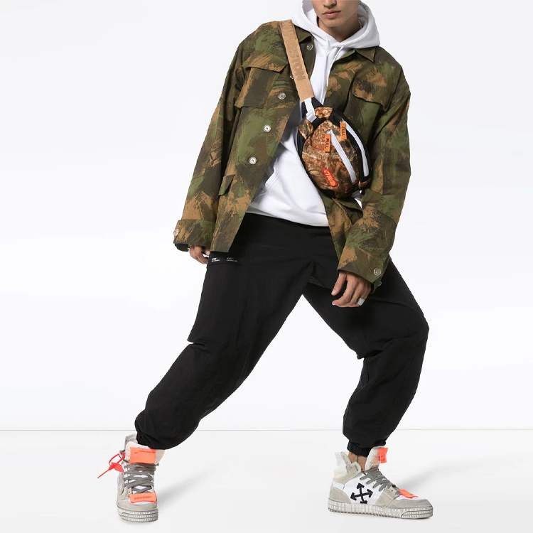 Purchase Chaqueta Off-White FW20 Virgil Abloh Camo Paint Verde Hombre OMEL007E19A660189901