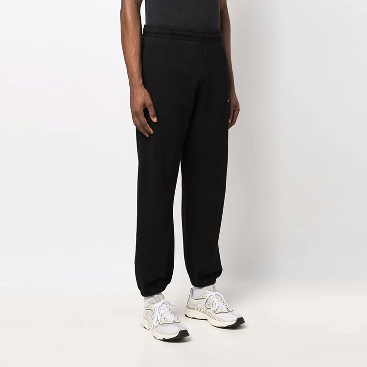 Purchase OFF-WHITE FW21 箭頭標誌針織長褲 黑色休閒服 OMCH029F21FLE0031084