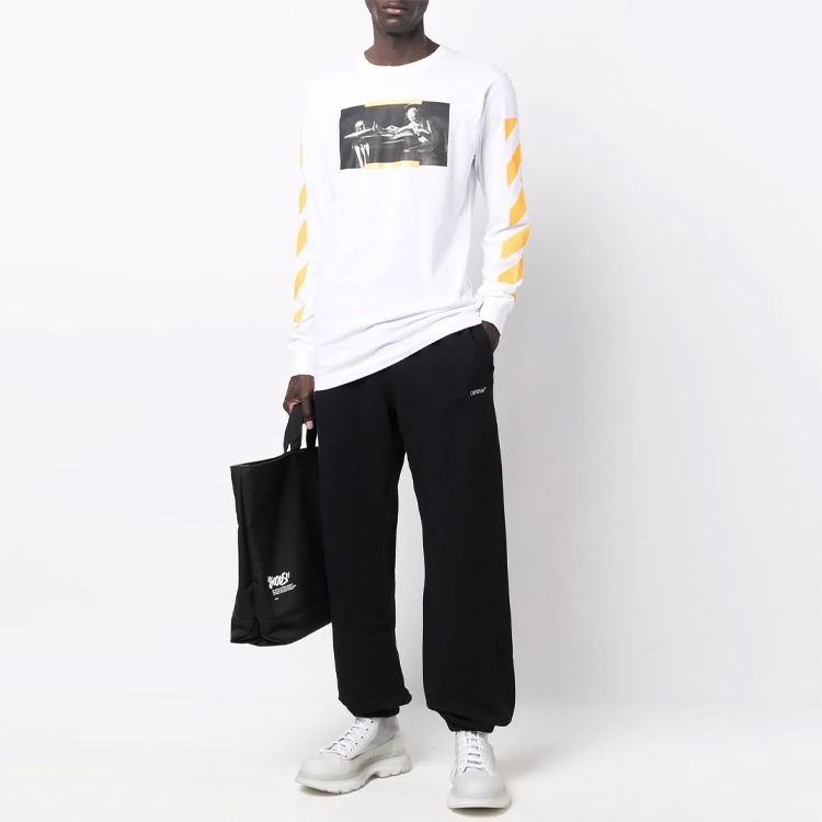 Lookbook OFF-WHITE 2021秋冬卡拉瓦乔印花白色长袖T恤 - 常规版型。 OMAB001F21JER0040184