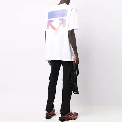 OFF-WHITE FW21 箭頭標誌寬鬆版型白色短袖T恤 OMAA038F21JER0020184 Lookbook OFF-WHITE FW21 箭頭標誌寬鬆版型白色短袖T恤 OMAA038F21JER0020184