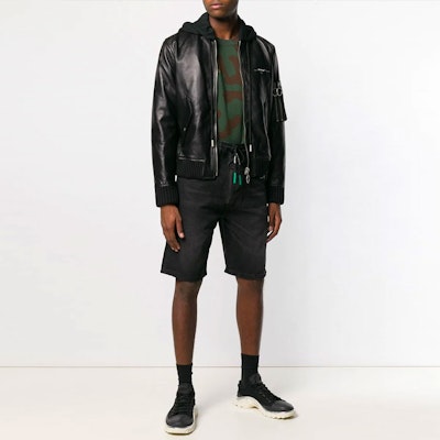 오프화이트 FW21 미드라이즈 지퍼 심 반바지 블랙 레귤러 핏 OMYC002R198120321088 Lookbook 오프화이트 FW21 미드라이즈 지퍼 심 반바지 블랙 레귤러 핏 OMYC002R198120321088