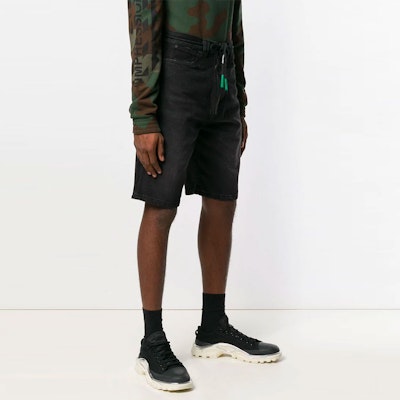 오프화이트 FW21 미드라이즈 지퍼 심 반바지 블랙 레귤러 핏 OMYC002R198120321088 Shop 오프화이트 FW21 미드라이즈 지퍼 심 반바지 블랙 레귤러 핏 OMYC002R198120321088