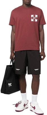 OFF-WHITE FW22 纯色标志印花松紧腰短裤 黑色 男士直筒休闲裤 OMCB070C99FAB0011001 Lookbook OFF-WHITE FW22 纯色标志印花松紧腰短裤 黑色 男士直筒休闲裤 OMCB070C99FAB0011001