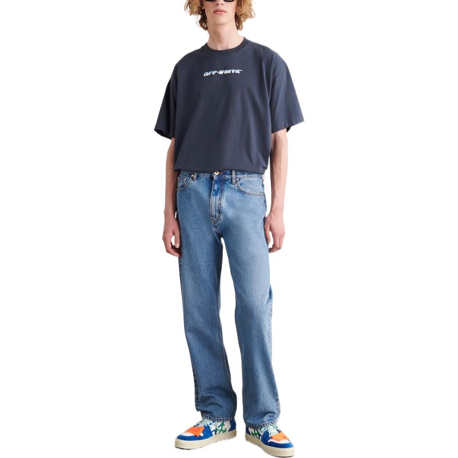 Lookbook OFF-WHITE FW22 藍色中腰直筒牛仔褲 寬鬆版型丹寧褲。 OMYA138F22DEN0064900
