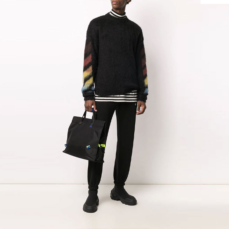 Lookbook OFF-WHITE Gradient Logo Sweater Hitam OMHA036F20KNI0011087