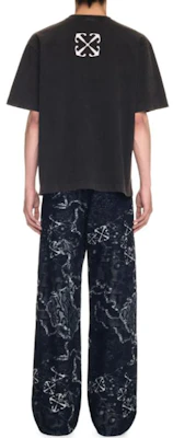 Camiseta Negra OFF-WHITE Gráfica de Manga Corta y Cuello Redondo. OMAA120F24JER0091001 Shop Camiseta Negra OFF-WHITE Gráfica de Manga Corta y Cuello Redondo. OMAA120F24JER0091001