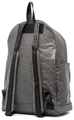 오프화이트 로고 프린트 PVC 실버 백팩
Order 오프화이트 로고 프린트 PVC 실버 백팩