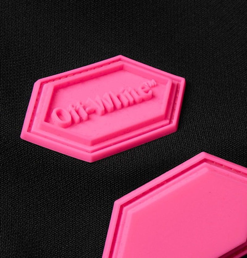 Order Jaket Trek Logo Off-White Hitam/Multicolor