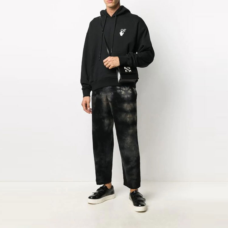 Shop OFF-WHITE 油畫箭頭連帽上衣 FW20 黑色 OMBB037F20FLE0021001