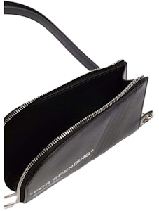 OFF-WHITE Bolsa de Cuello con Frase Negra Lookbook OFF-WHITE Bolsa de Cuello con Frase Negra