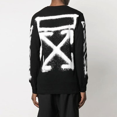 OFF-WHITE 噴漆箭頭圖案長袖 T 恤 黑白色 Lookbook OFF-WHITE 噴漆箭頭圖案長袖 T 恤 黑白色