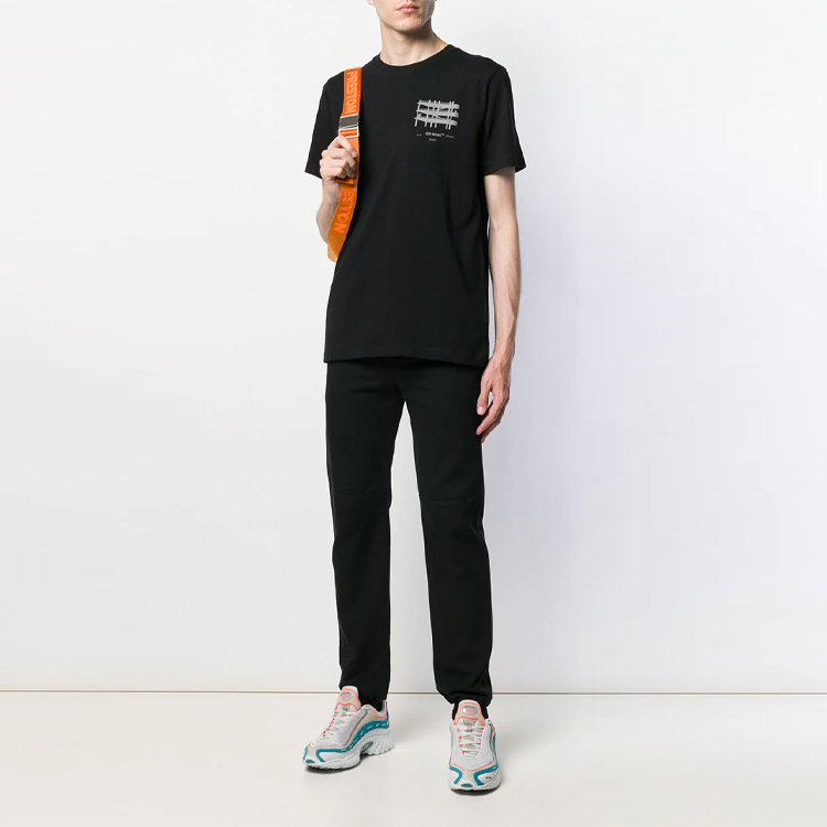 Lookbook OFF-WHITE SS19 工业风标志印花圆领T恤 男女同款 OMAA027E191850041091