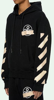 Hoodie Longgar OFF-WHITE SS20 Arrow Graphic Print Hitam OMBB037R20E300021048 Details for Hoodie Longgar OFF-WHITE SS20 Arrow Graphic Print Hitam OMBB037R20E300021048