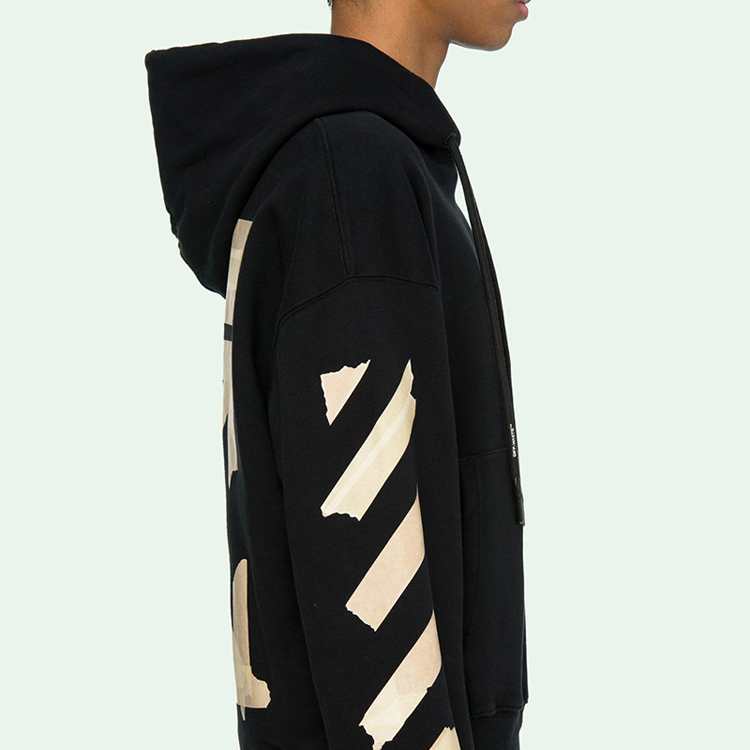 Sizing Hoodie Longgar OFF-WHITE SS20 Arrow Graphic Print Hitam OMBB037R20E300021048
