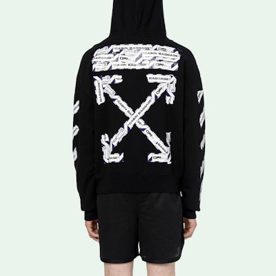 Hoodie OFF-WHITE SS20 Pria Hitam Loose-Fit dengan Desain Arrow Print. OMBB037S20E300031088 Purchase Hoodie OFF-WHITE SS20 Pria Hitam Loose-Fit dengan Desain Arrow Print. OMBB037S20E300031088