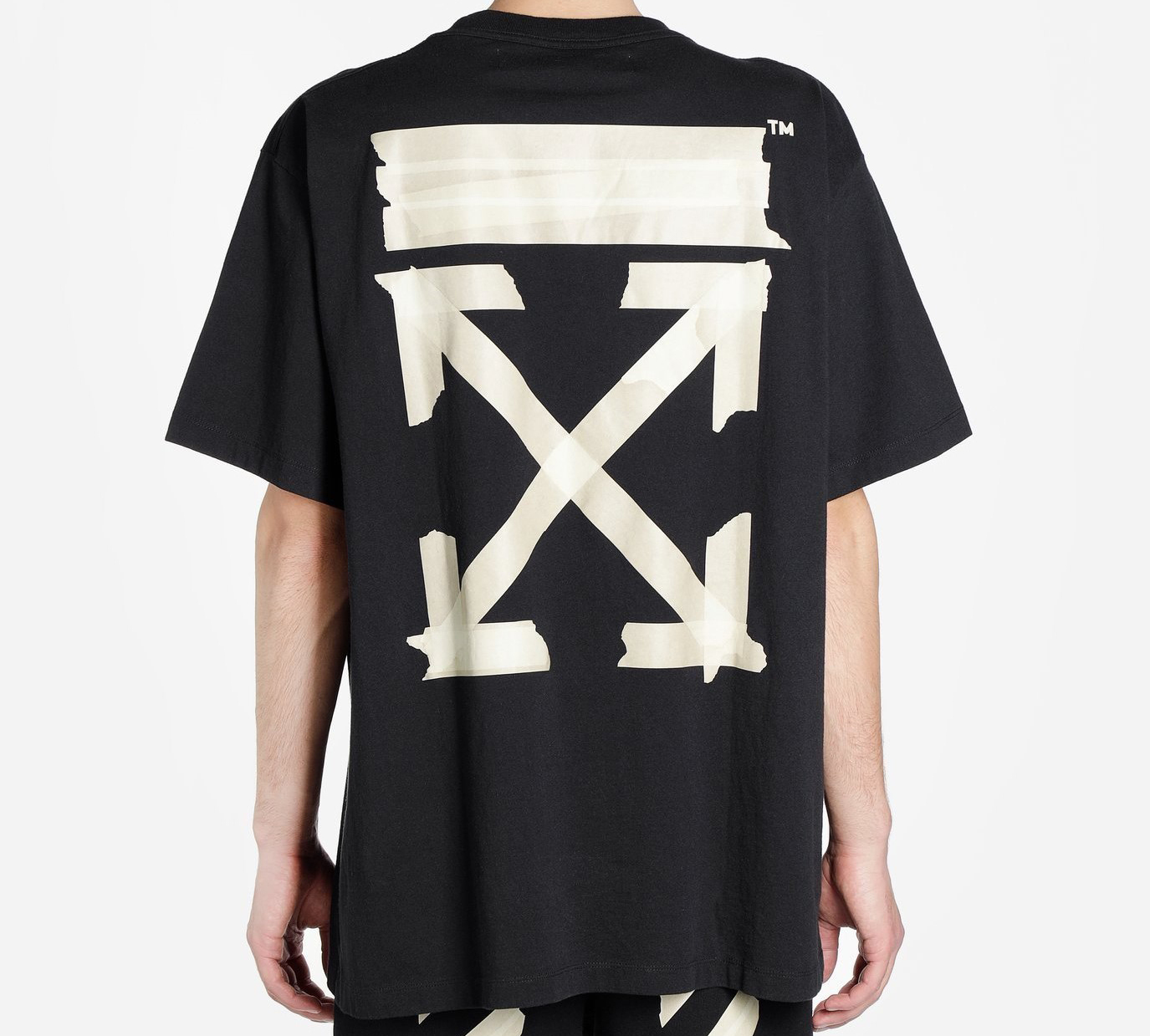 Shop OFF-WHITE SS20 Gold Arrow Tape Patch T-shirt Unisex Black OMAA038R201850021048