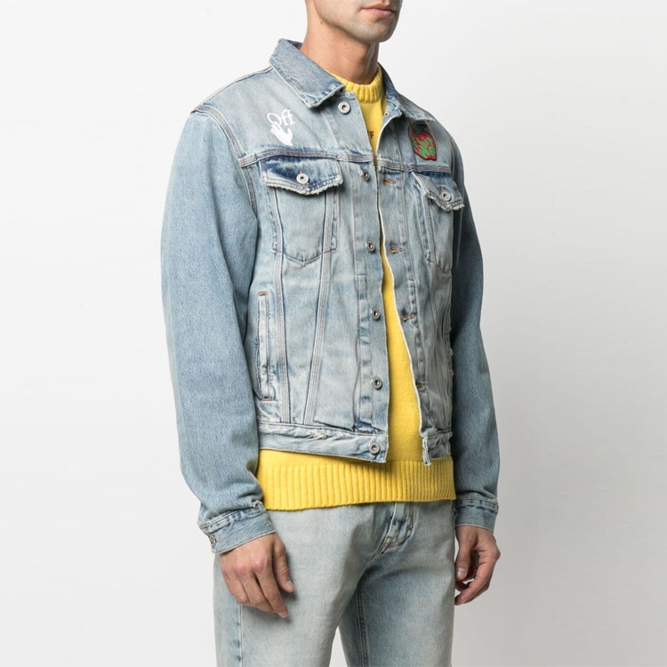 Shop オフホワイト SS21 アップルロゴ デニムジャケット ブルー オーバーサイズフィット OMYE054S21DEN0024525