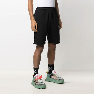 OFF-WHITE 2021春夏黑色侧标印花休闲短裤时尚款式. OMCI006R21FLE0051001 Lookbook OFF-WHITE 2021春夏黑色侧标印花休闲短裤时尚款式. OMCI006R21FLE0051001