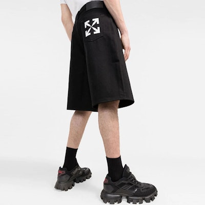 오프화이트 SS22 애로우 로고 프린트 블랙 캐주얼 쇼츠. OMYC010C99DEN0021001 Purchase 오프화이트 SS22 애로우 로고 프린트 블랙 캐주얼 쇼츠. OMYC010C99DEN0021001