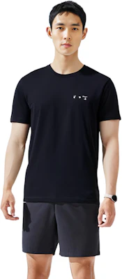 OFF-WHITE SS22 卡拉瓦喬箭頭黑色T恤 男款極簡設計 OMAA027C99JER0051001 Sizing OFF-WHITE SS22 卡拉瓦喬箭頭黑色T恤 男款極簡設計 OMAA027C99JER0051001