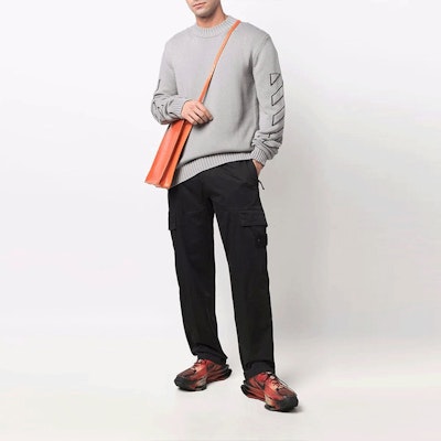 오프화이트 SS22 그레이 로고 자수 크루넥 긴팔 스웨터. OMHE087C99KNI0010610 Shop 오프화이트 SS22 그레이 로고 자수 크루넥 긴팔 스웨터. OMHE087C99KNI0010610