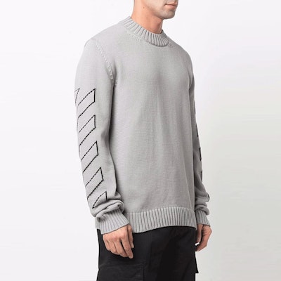 오프화이트 SS22 그레이 로고 자수 크루넥 긴팔 스웨터. OMHE087C99KNI0010610 Purchase 오프화이트 SS22 그레이 로고 자수 크루넥 긴팔 스웨터. OMHE087C99KNI0010610