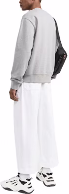 OFF-WHITE SS22 グレー ロゴプリント クルーネック スウェットシャツ メンズ レギュラーフィット OMBA057C99FLE0100810 Shop OFF-WHITE SS22 グレー ロゴプリント クルーネック スウェットシャツ メンズ レギュラーフィット OMBA057C99FLE0100810