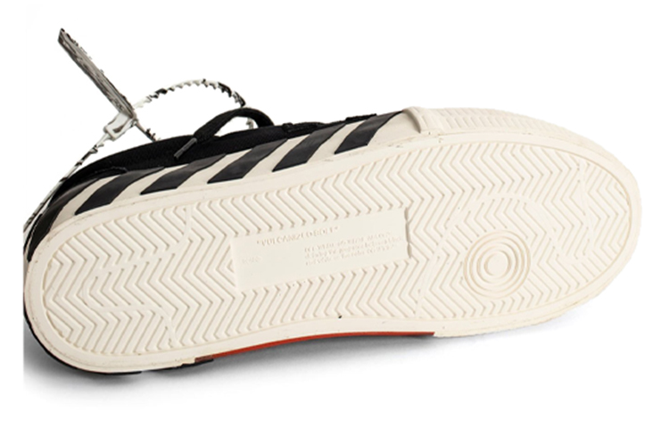 Purchase Off-White Vulc Low 'Negro' OMIA085E20FAB0011010