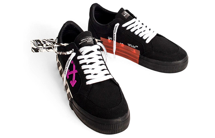 Shop OFF-WHITE Virgil Abloh 條紋 低幫 時尚板鞋 男款 黑紫