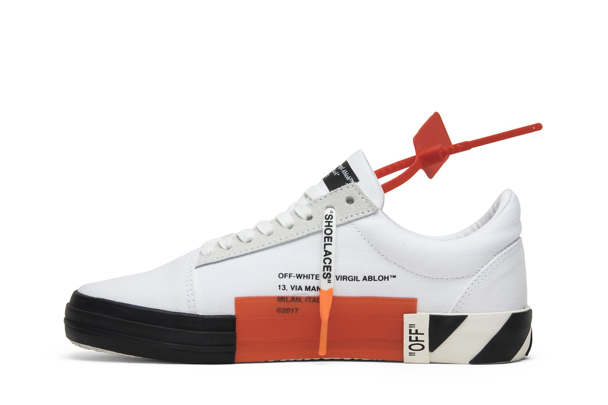 Lookbook Off-White 白色低帮帆布鞋 OMIA085E183510010100