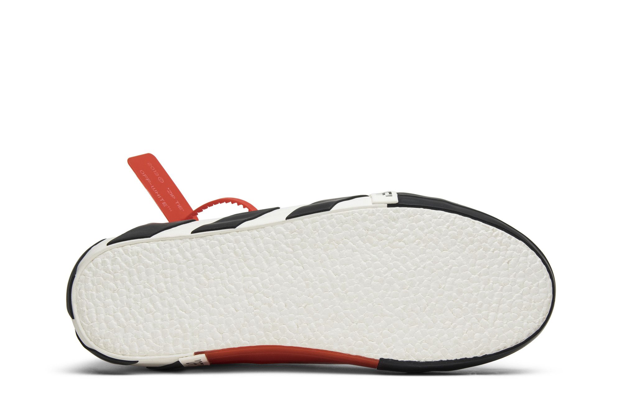 Shop Off-White 白色低帮帆布鞋 OMIA085E183510010100