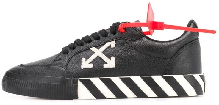 off-white-vulc-sneaker-2020-black-white-omia-085-s20-d680381001