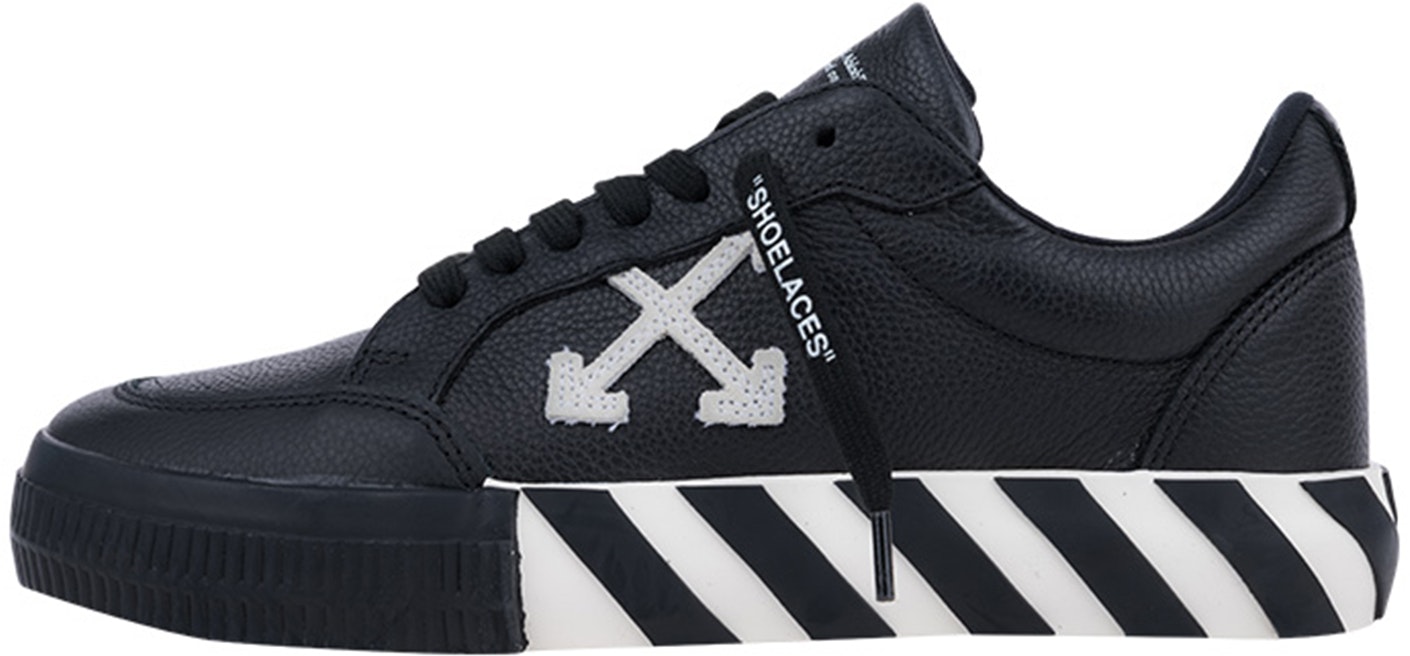 off-white-vulc-sneaker-black-white-omia-085-f21-lea-0031001